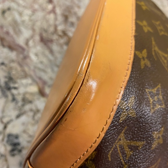 Louis Vuitton Alma PM - Picture 9 of 16
